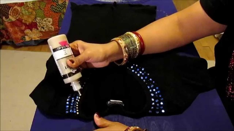 DIY: HOW TO DECORATE SHIRT WITH BLUE SEQUINS.
