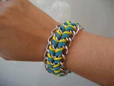 Pulsera de triple cadena y cordón.  Triple wrapped chain bracelet