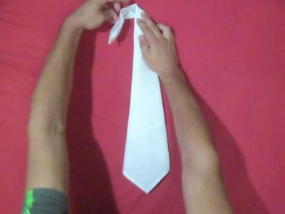 How To Fold Napkins - The Tie Fold