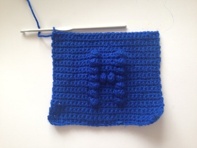 How to crochet a square with a bobble chart letter H