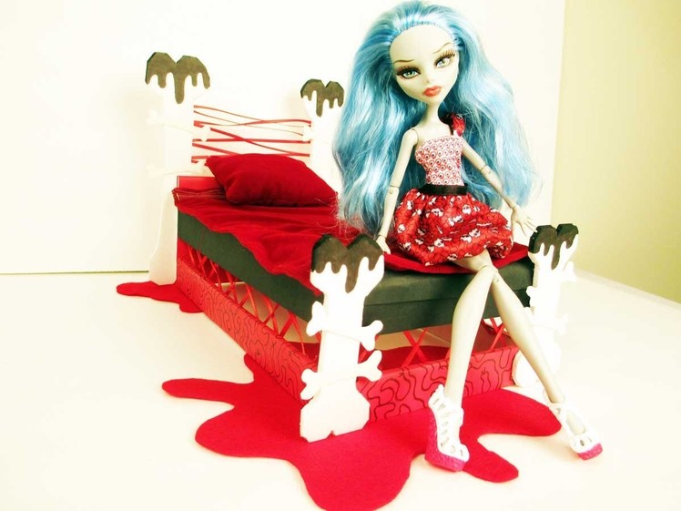 How to make a Ghoulia Yelps Doll Bed Tutorial. Monster High