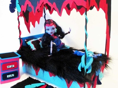 How to make a Jane Boolittle Doll Bed Tutorial. Monster High
