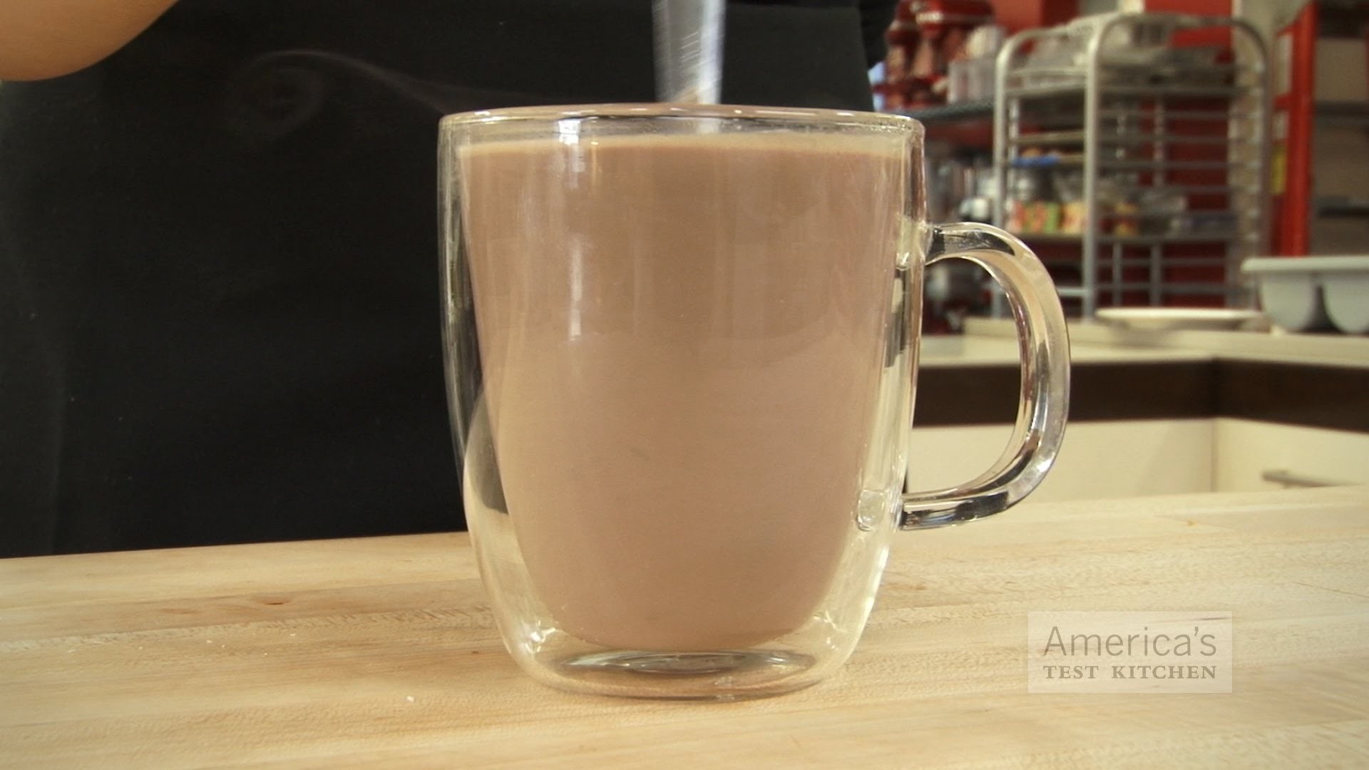 Super Quick Video Tips: DIY Instant Hot Chocolate in a Mind-Blowing Form