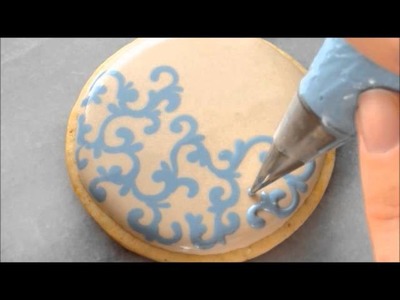 How To Pipe Filigree Using The Royal Icing Wet on Wet Technique