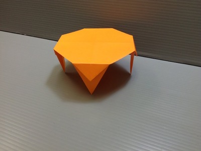 Daily Origami: 034 - Round Table