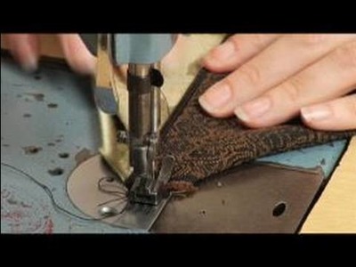How to Make a Coin Purse : Sewing The Top Of The Zipper To A Coin Purse