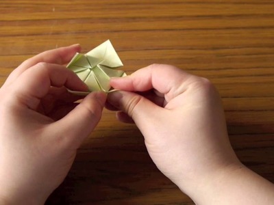 Origami - How to make an paper Origami Clover