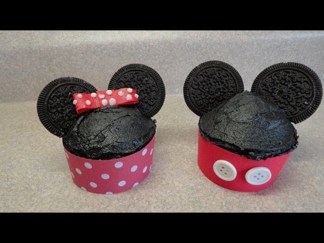 Decorating cupcakes #71:  Mickey and Minnie Mouse (two variations)