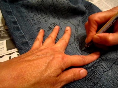 Drawing jeans with fabric pen 02