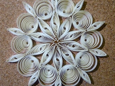 Quilled Christmas decoration n°2 step by step