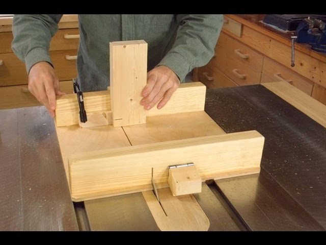 Small table saw sled