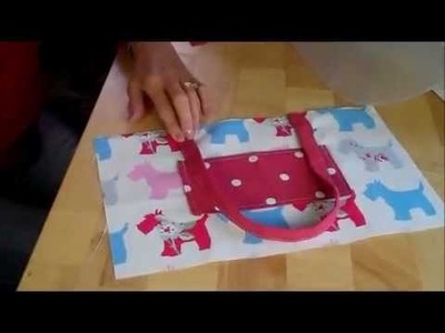 A simple Handbag for you to sew by Debbie Shore