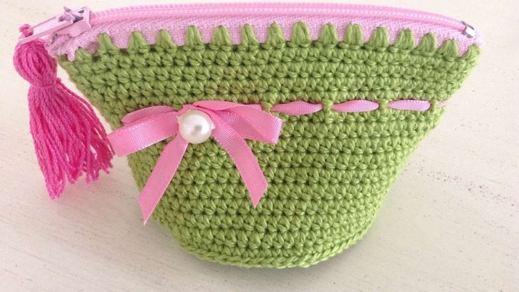 How To Make A Small Crochet Handbag - DIY Crafts Tutorial - Guidecentral