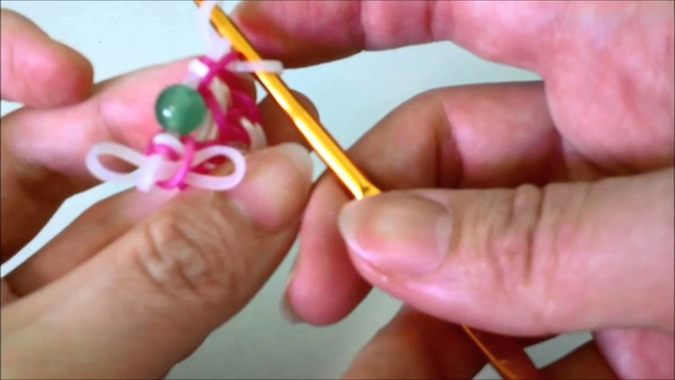 Scrolling Technique - How to combine shapes and stitches