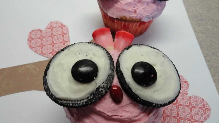 Decorating Cupcakes #83: Valentine's Day Lovebirds (owls)
