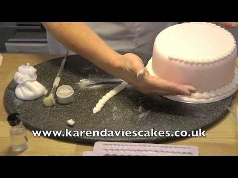 Karen Davies Cake Decorating Moulds. Molds - free beginners tutorial. how to - Piped Shell Border