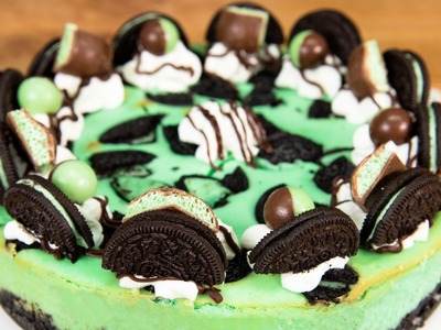 Mint Oreo Cheesecake from Cookies Cupcakes and Cardio