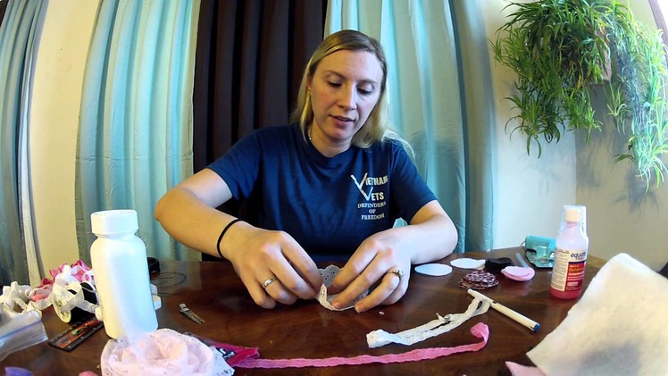 DIY Making an eyelet lace flower baby headband.