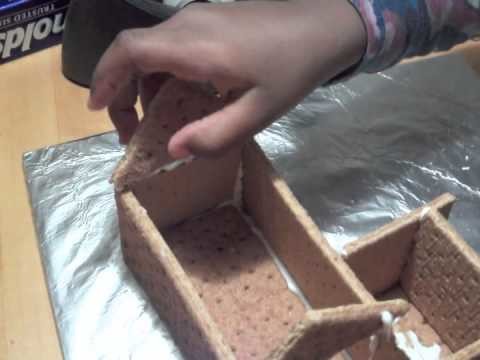 How to build a graham cracker gingerbread house