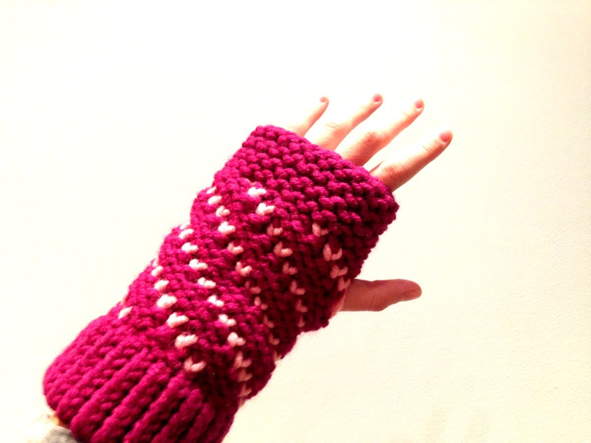 How to Loom Knit Bicolor Mini Hearts Spiral Fingerless Mittens (DIY Tutorial)