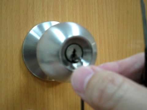 Pick a door lock with homemade tool
