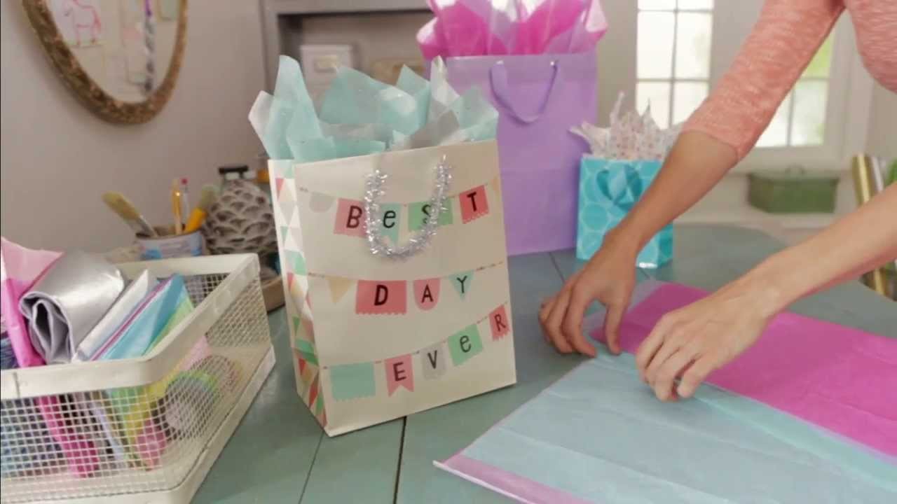 Giftology: How to Fill a Gift Bag with Tissue