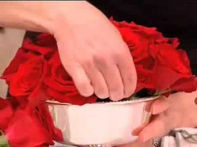 How to Make a Rose Centerpiece Floral Arrangement