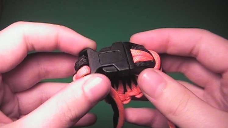 How to make a Millipede Survival Paracord Bracelet with Buckle (THE ORIGINAL)