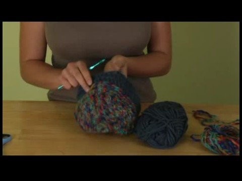 How to Crochet a Hat : Single & Double Crochet Stitches