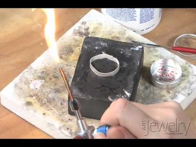 Art Jewelry - Making a bezel part 2