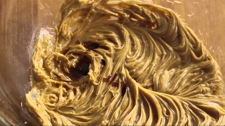 How to Make Creamy Peanut Butter Frosting