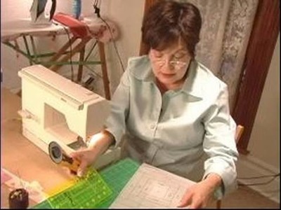How to Make Quilts : How to Trim Your Velum for Your Log Cabin Quilt