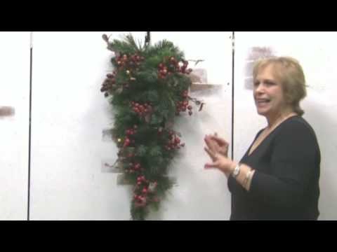 Christmas Door Decor--Decorate A Swag