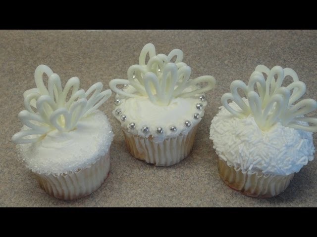Decorating Cupcakes #64:  Wedding cupcakes (bridal shower cupcake)