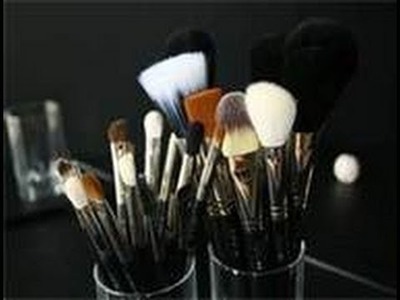 How to Clean your Makeup Brushes THE EASY AND FASTEST WAY!