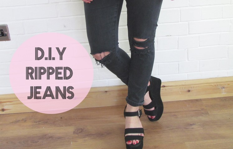 HOW TO DISTRESS YOUR JEANS!