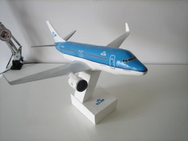 My KLM Boeing 737 Paper model. How I built it step by step. Paper and plaster. HD