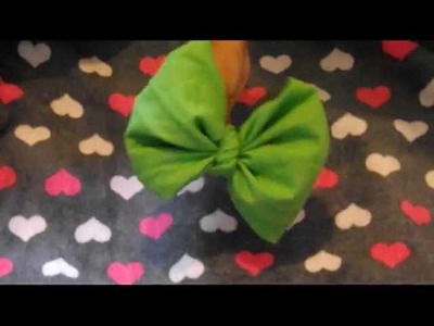 -TUTORIAL- How to make a bow out of a bandana!