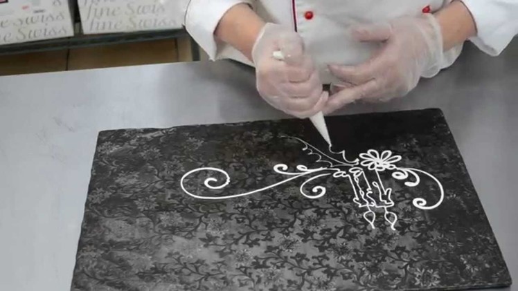 Cake Decorating Tips -  Piping Design for Custom Cakes
