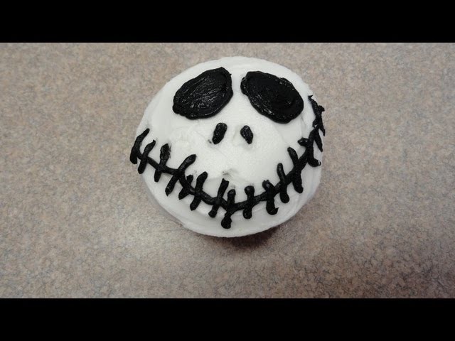 Decorating cupcakes #75: Skull. Jack Skellington (The Nightmare Before Christmas)