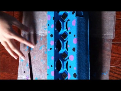 DIY rainbow loom rubber band organizer out of an egg carton!