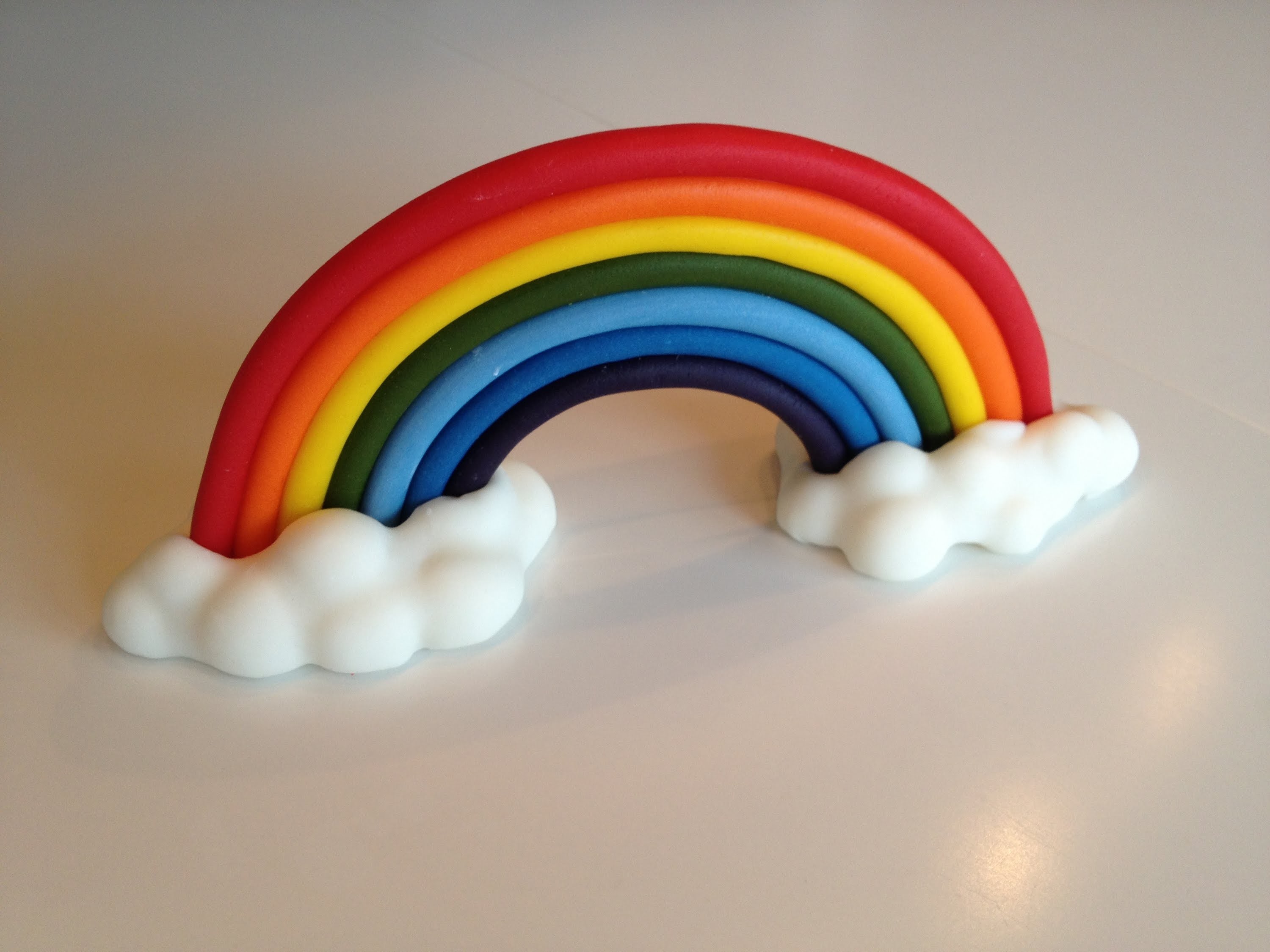 How to make a fondant rainbow with clouds