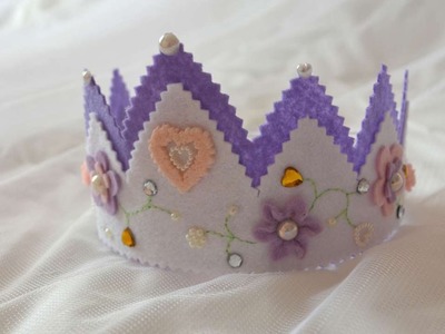 How To Make A Beautiful Crown Out Of Felt - DIY Crafts Tutorial - Guidecentral