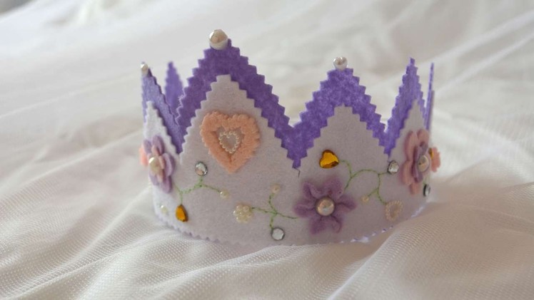 How To Make A Beautiful Crown Out Of Felt - DIY Crafts Tutorial - Guidecentral