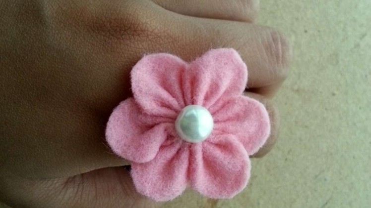 How To Make A Cute Felt Flower Ring - DIY Crafts Tutorial - Guidecentral