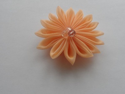 How To Make A Cute Flower Kanzashi - DIY Style Tutorial - Guidecentral