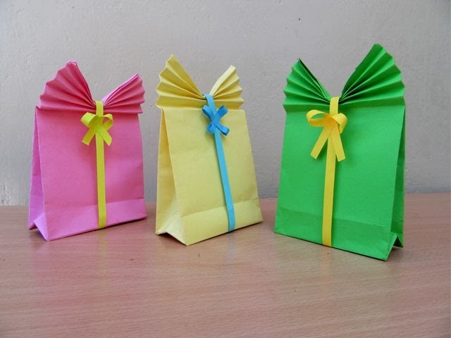 How to Make a Paper Gift Bag - Easy Tutorials