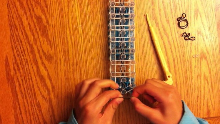 How to make a rainbow loom ladder bracelet w. rubber bands