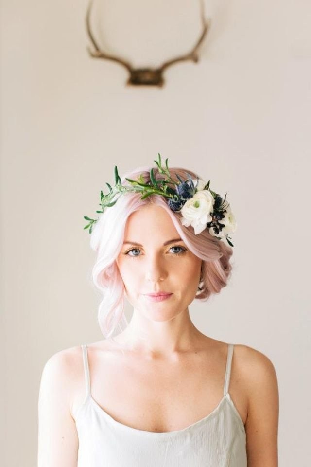 DIY Wedding Flowers: Delicate Floral Crowns for Brides, soft organic look
