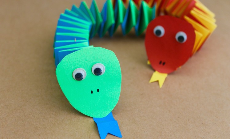 Easy craft: How to make paper accordion snakes